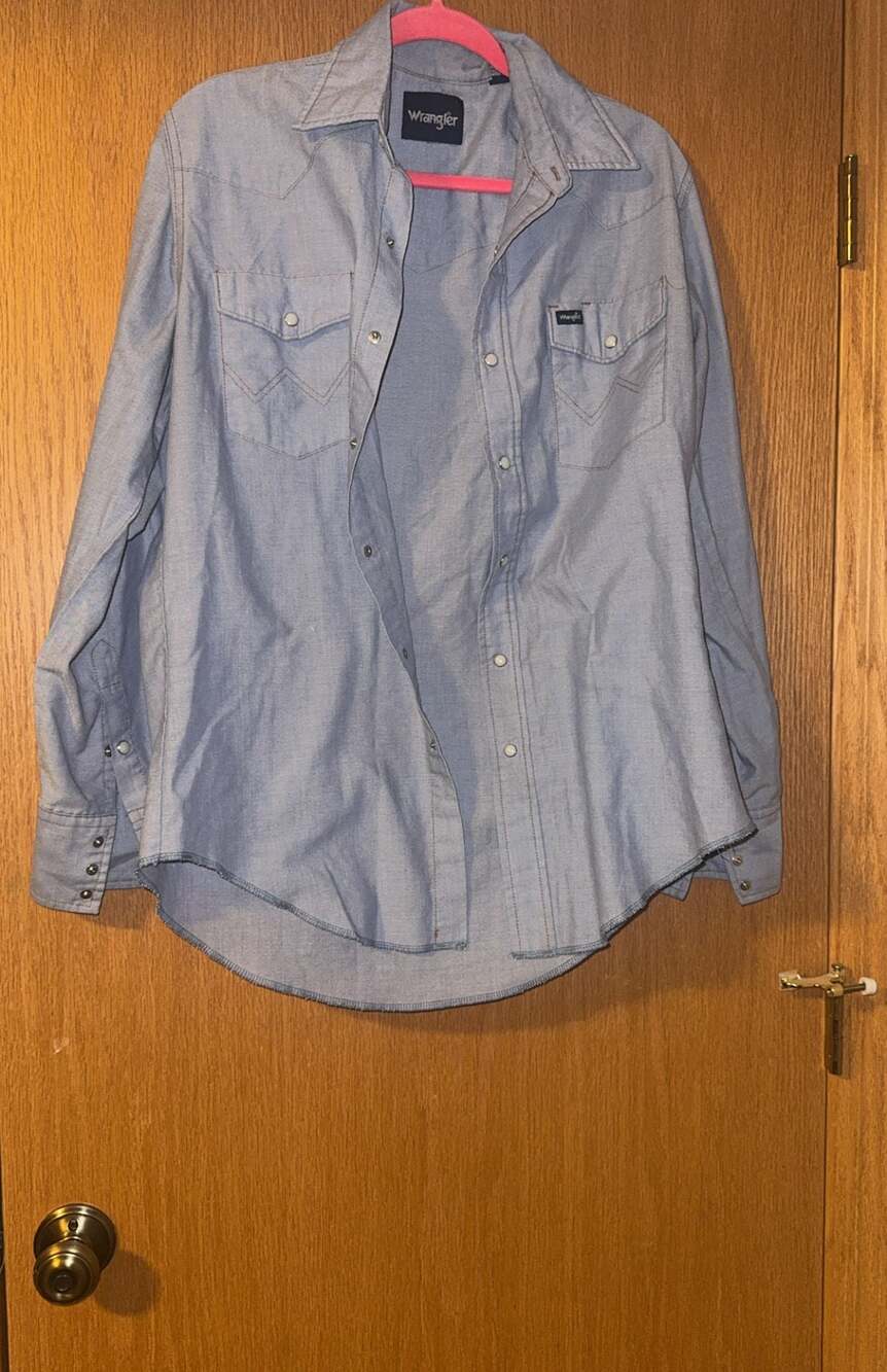 Wrangler Men's Cowboy Cut Western Chambray Long Sleeve Pearl Snap Shirt